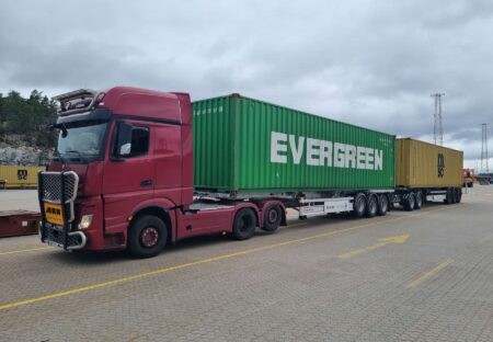 Double container transport made from Hutchison Ports Stockholm